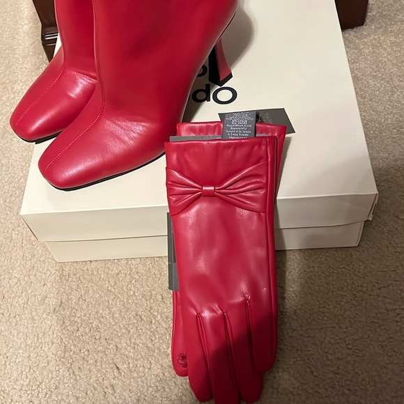 Red leather gloves - Picture 1 of 4